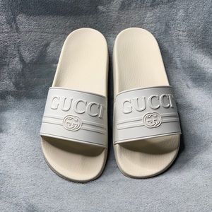 GUCCI logo rubber slides